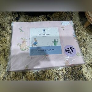 Beatrix Potter Peter Rabbit Soft pink queen size sheet set - Brand new!